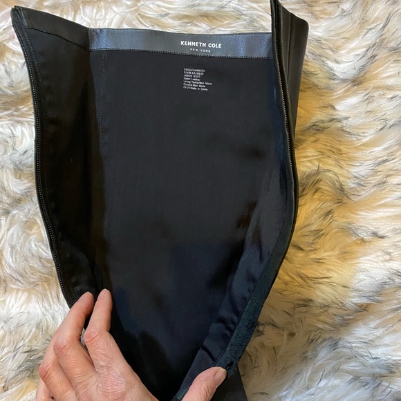 Kenneth Cole Sleek Black Heeled Boots - Picture 8 of 11